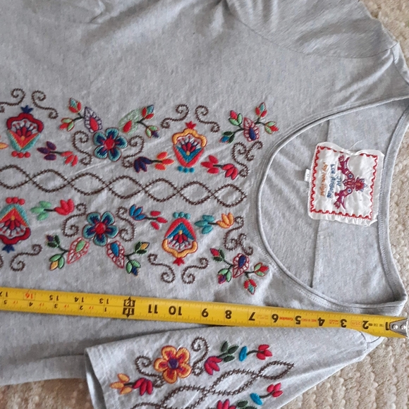 JWLA (Johnny Was)Grey Embroidered Tunic Top - Picture 6 of 6